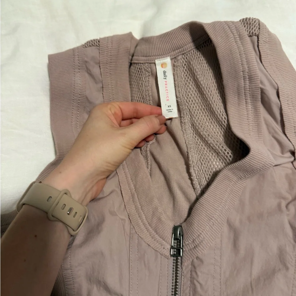 Elegant Mauve Sleeveless Dress - Picture 5 of 7